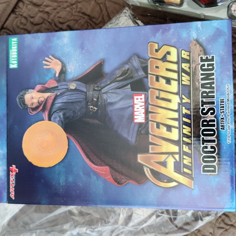 Doctor Strange Artfx Figure